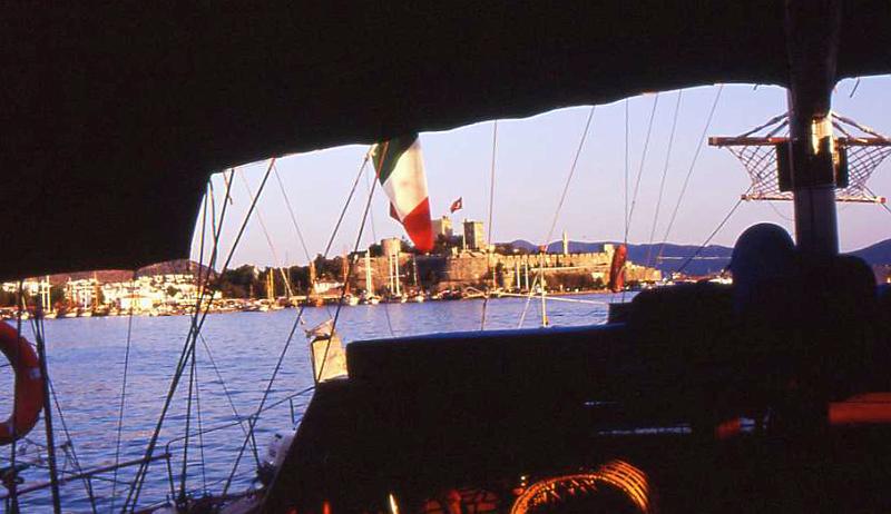 99-Bodrum (sul caicco Gokce di Alkan Sener,per una settimana sul mare turco e greco,per arrivare a Simi e Rodi),14 agosto 2006.jpg